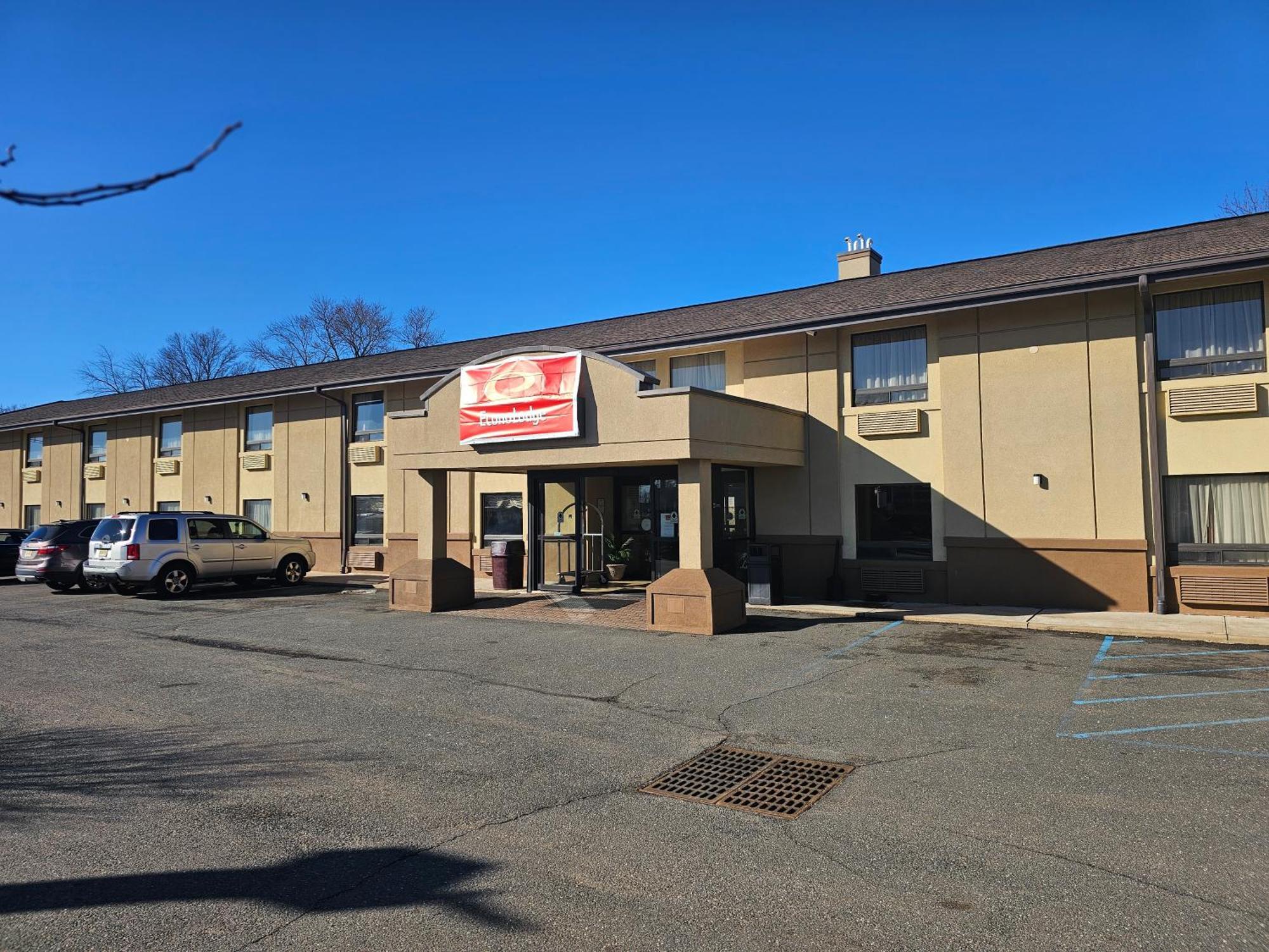 Econo Lodge Woodbridge Iselin Esterno foto