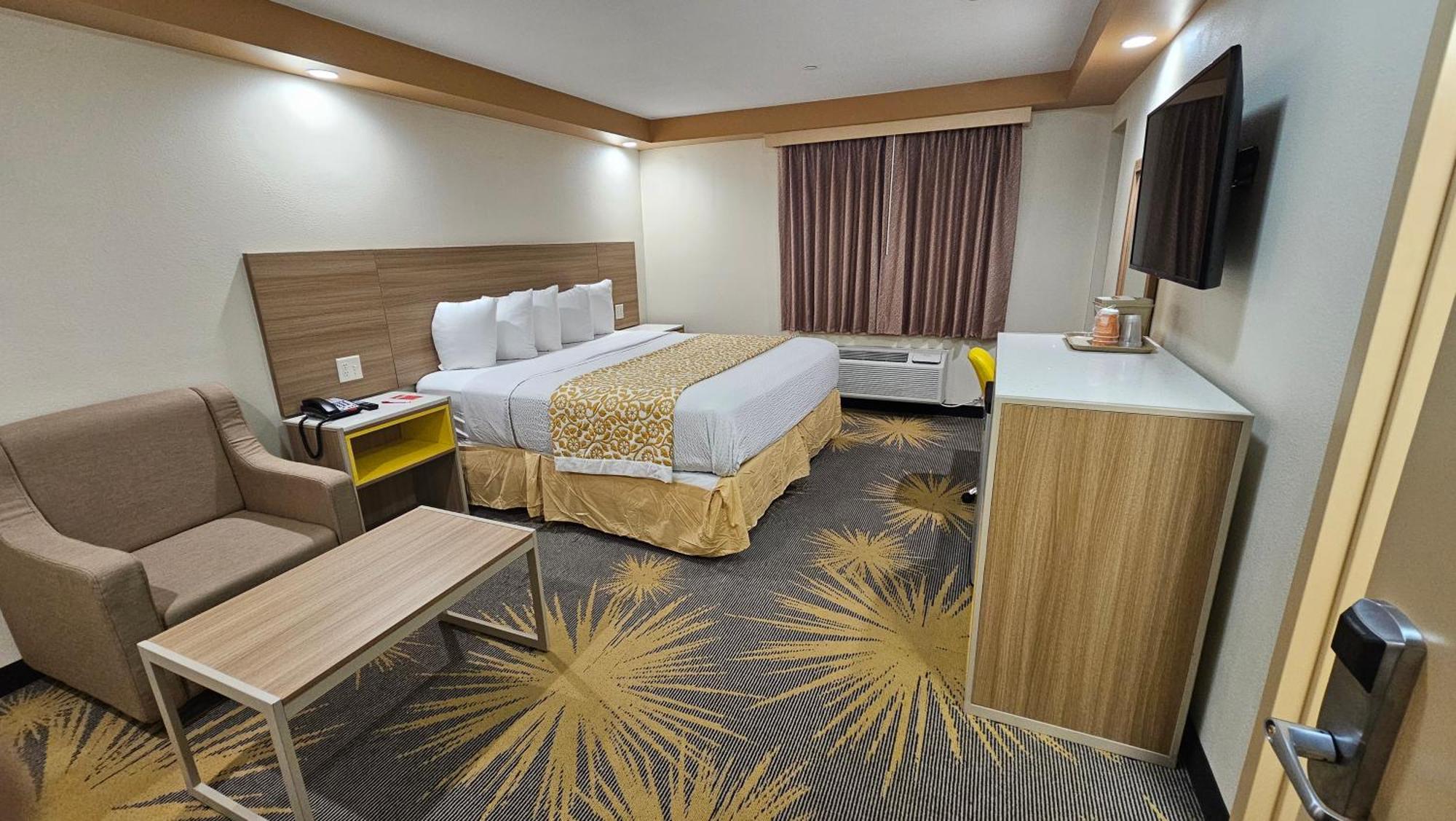 Econo Lodge Woodbridge Iselin Esterno foto