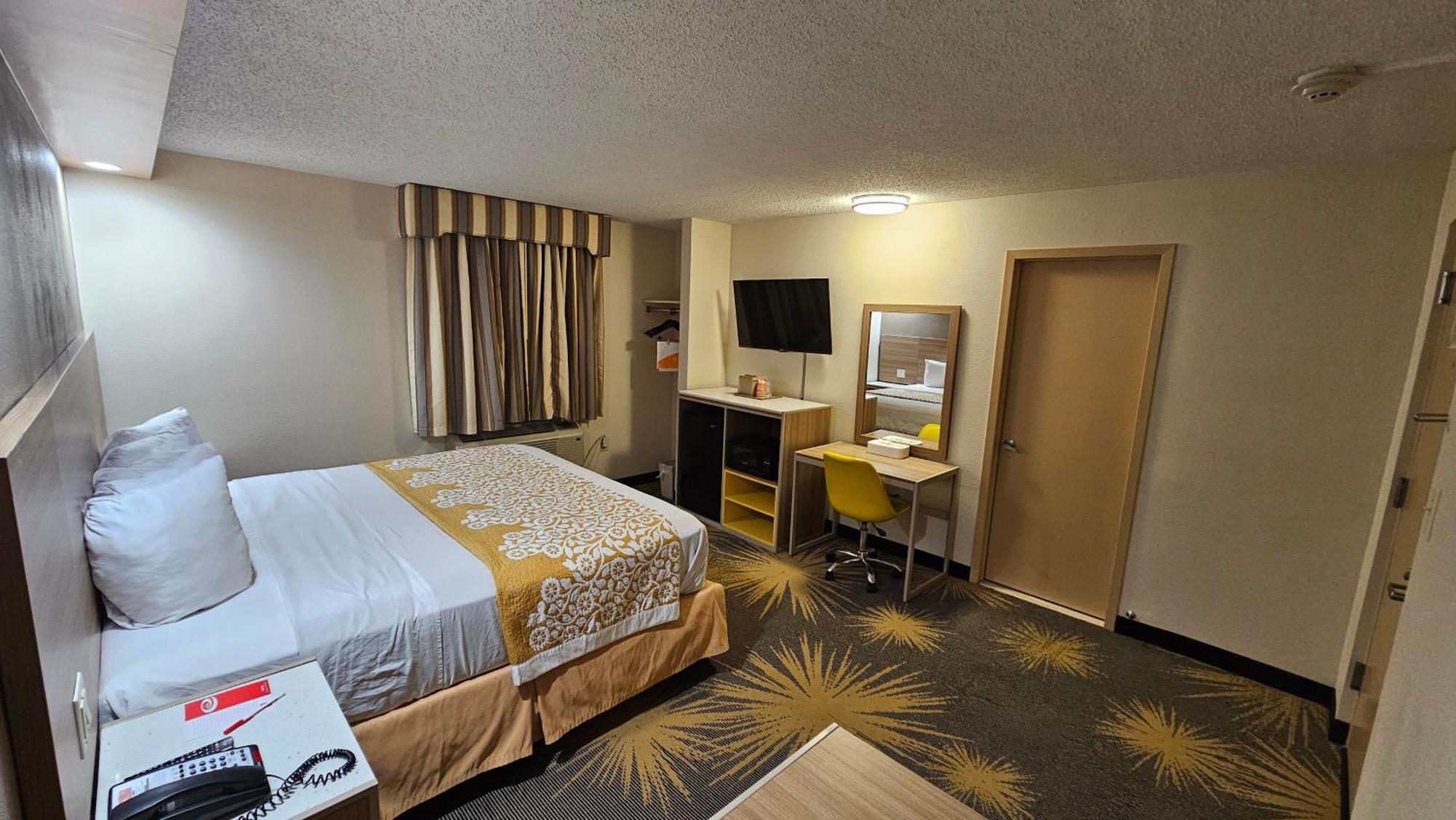 Econo Lodge Woodbridge Iselin Esterno foto