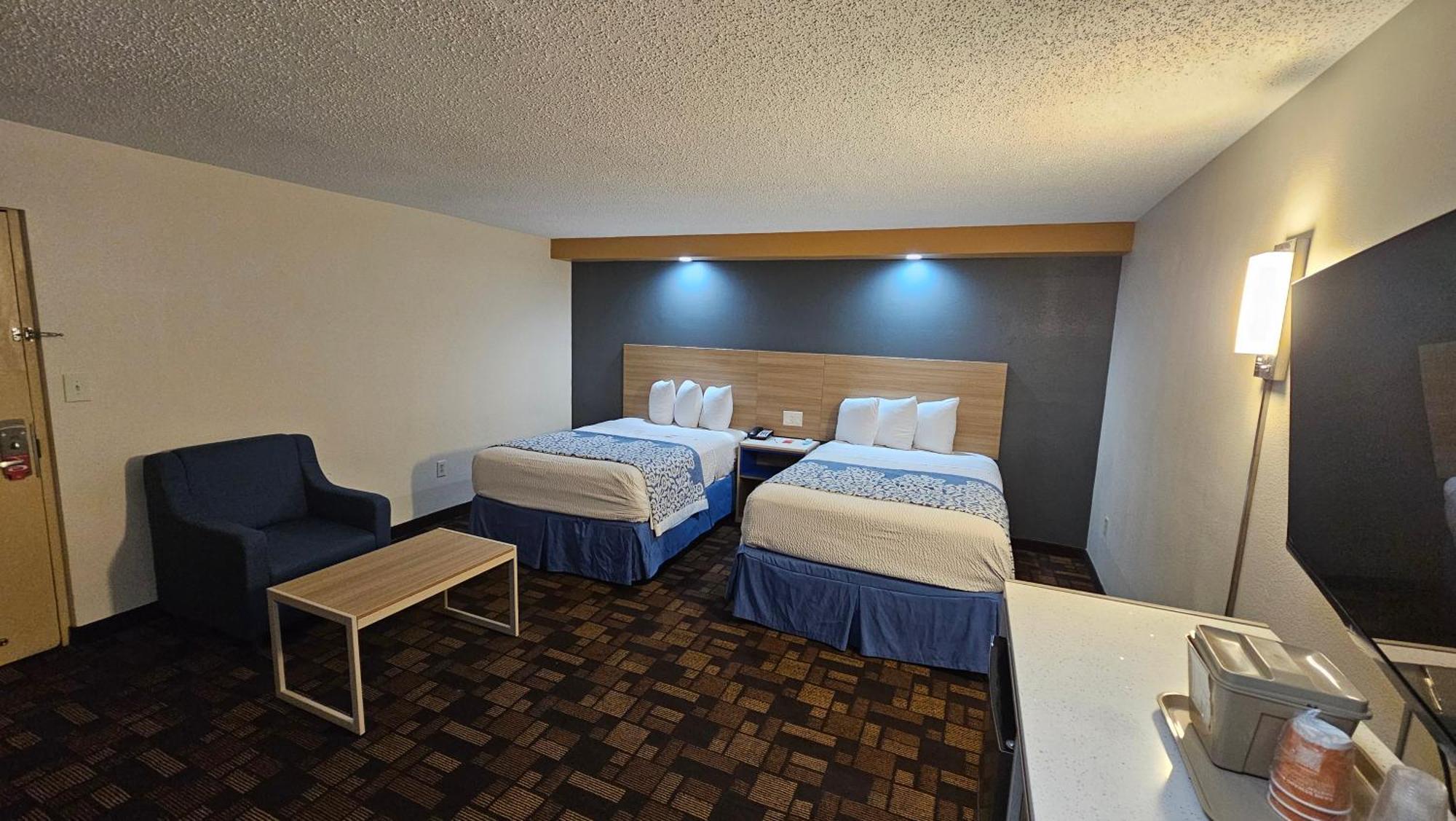 Econo Lodge Woodbridge Iselin Esterno foto