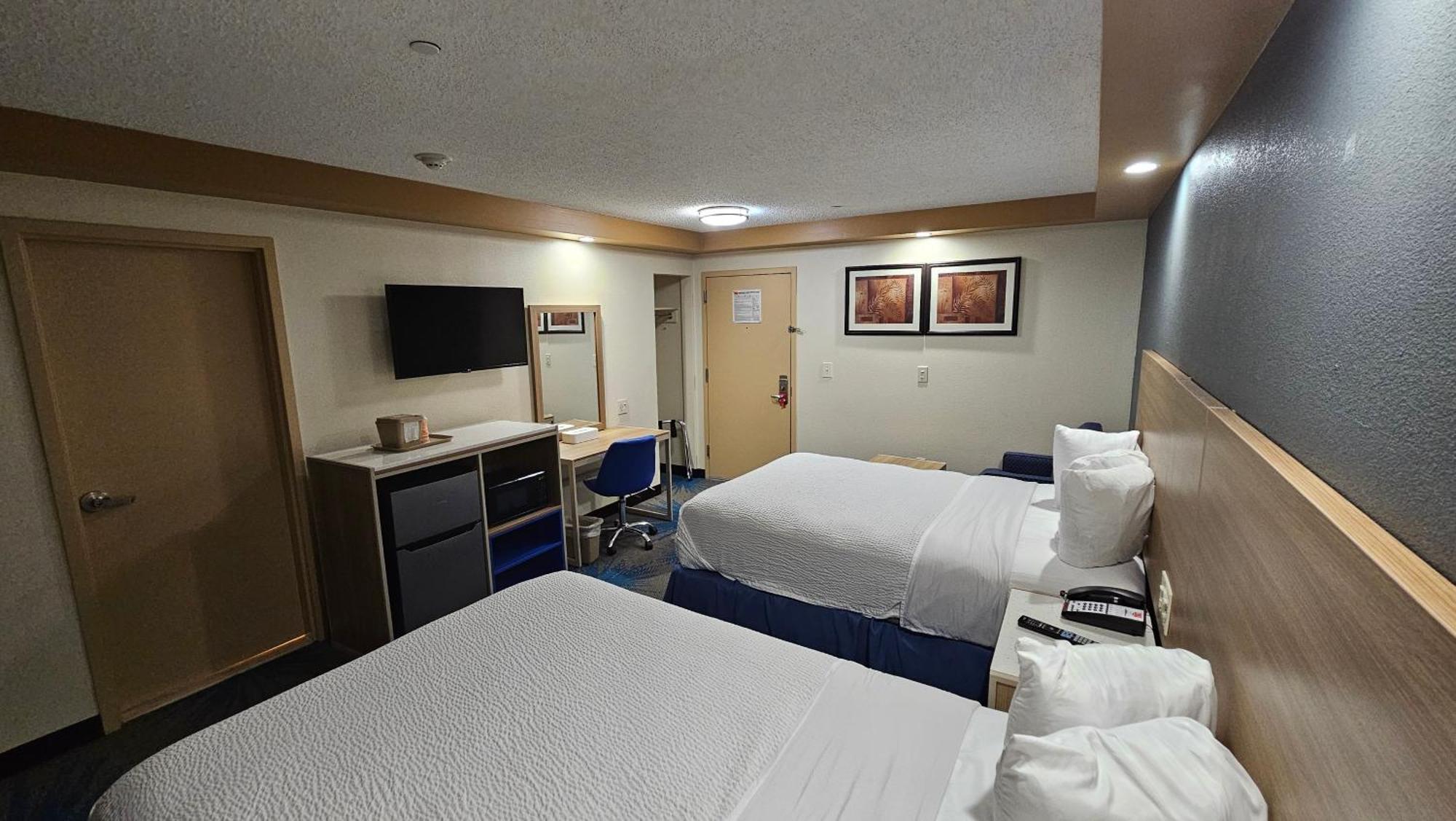 Econo Lodge Woodbridge Iselin Esterno foto