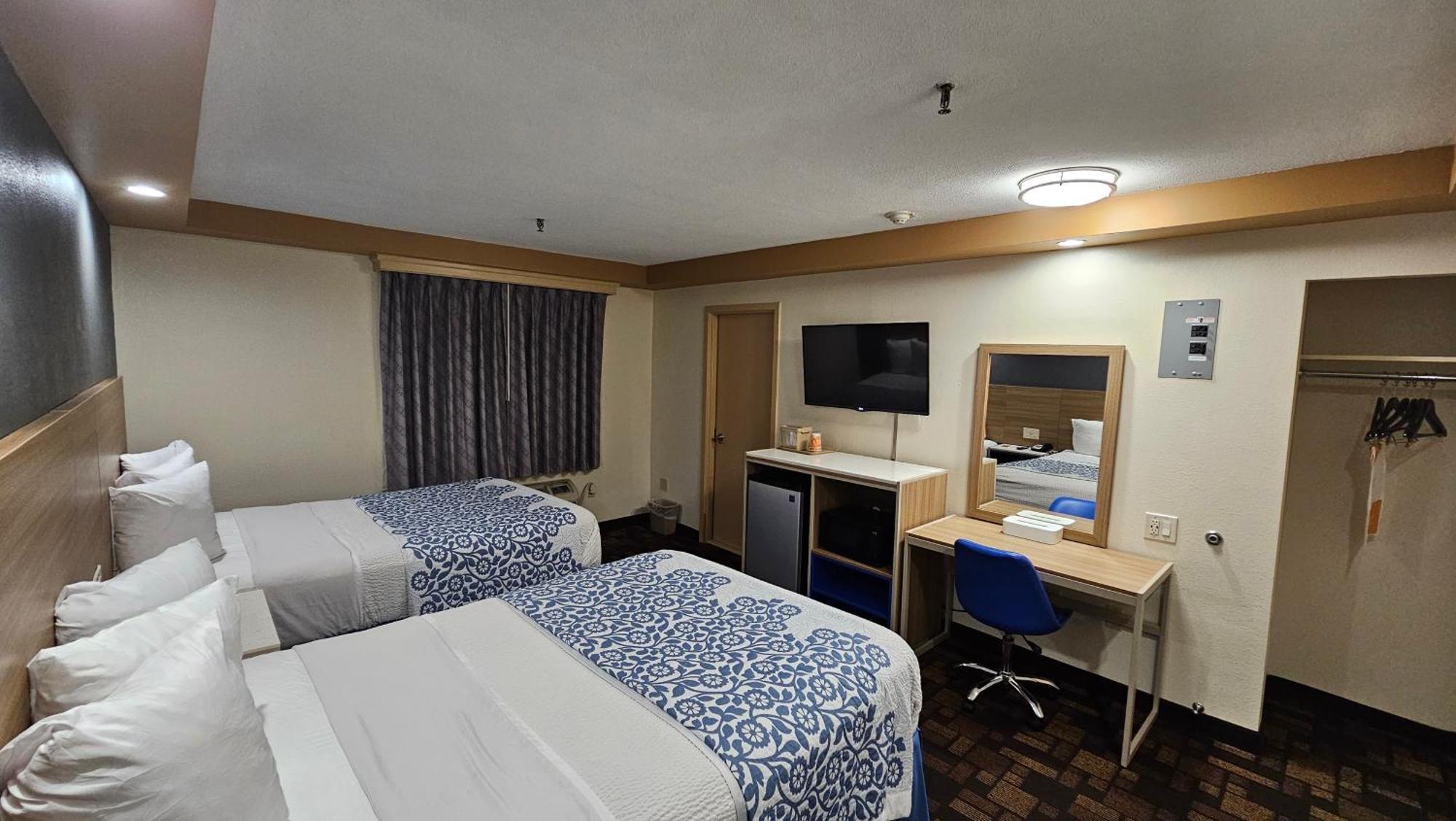 Econo Lodge Woodbridge Iselin Esterno foto