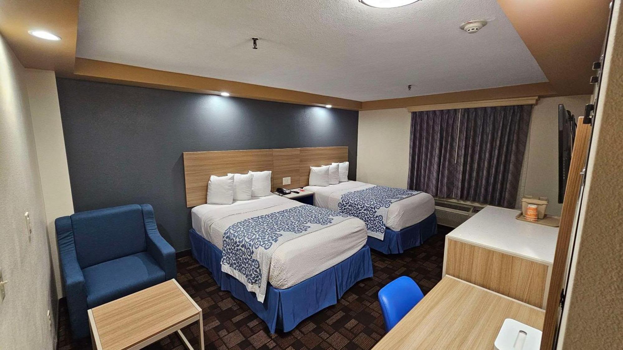Econo Lodge Woodbridge Iselin Esterno foto