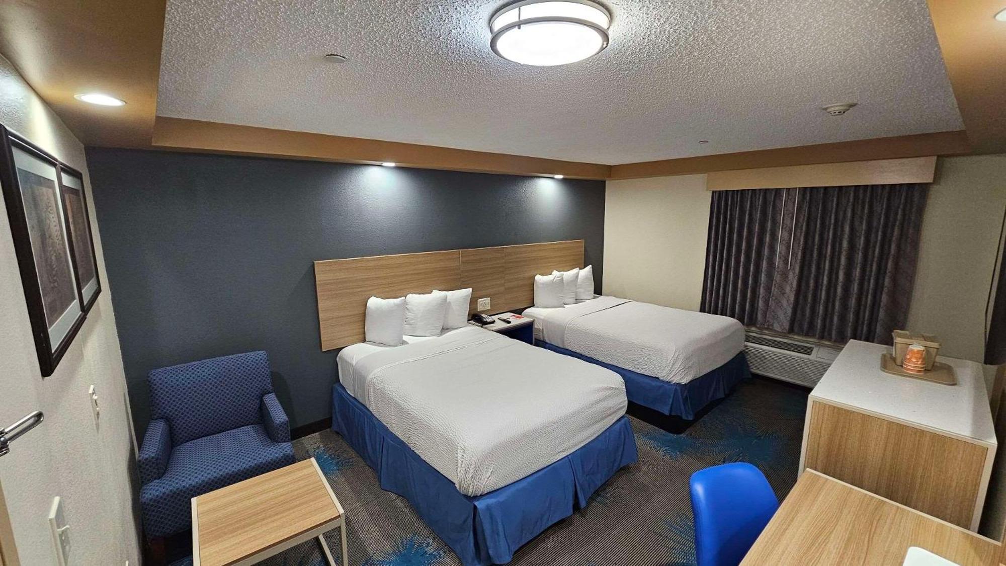 Econo Lodge Woodbridge Iselin Esterno foto
