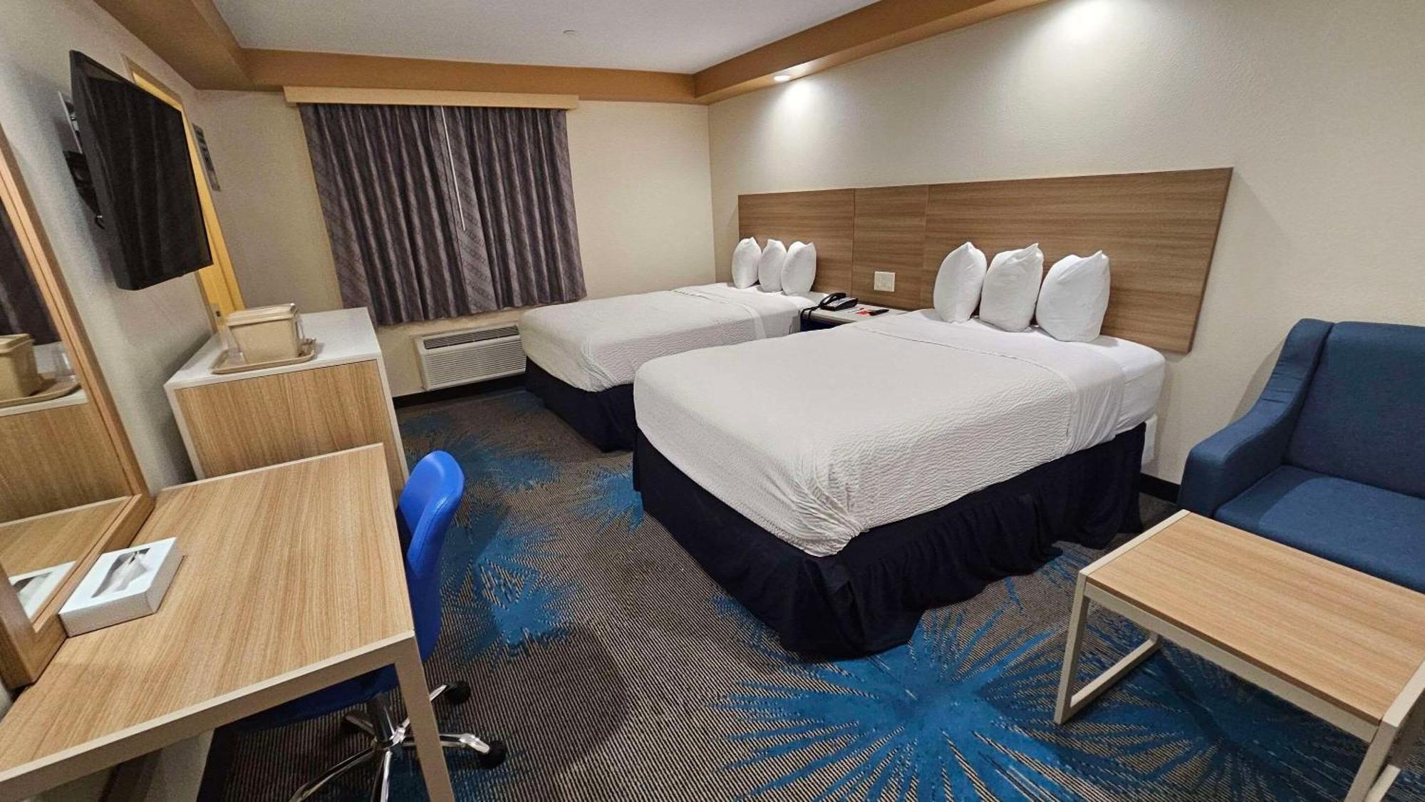 Econo Lodge Woodbridge Iselin Esterno foto