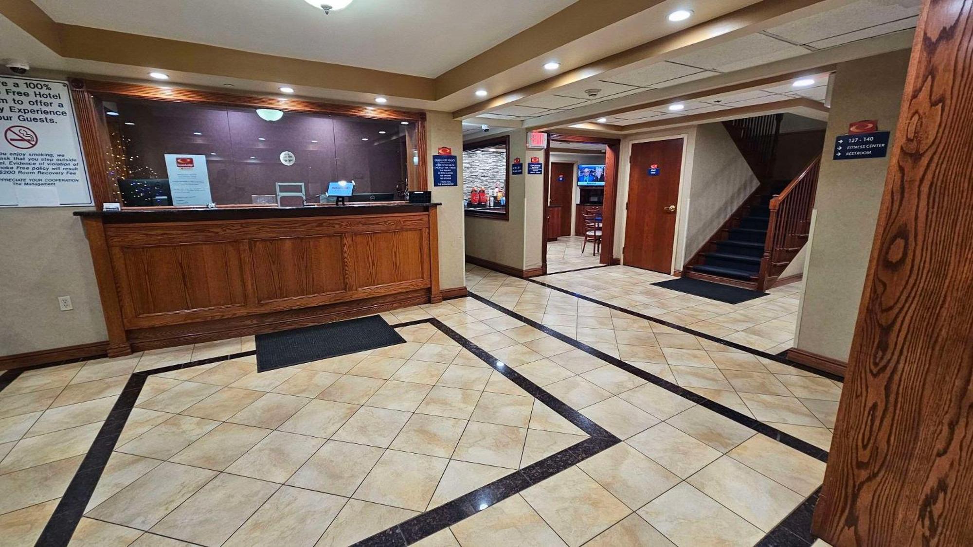 Econo Lodge Woodbridge Iselin Esterno foto