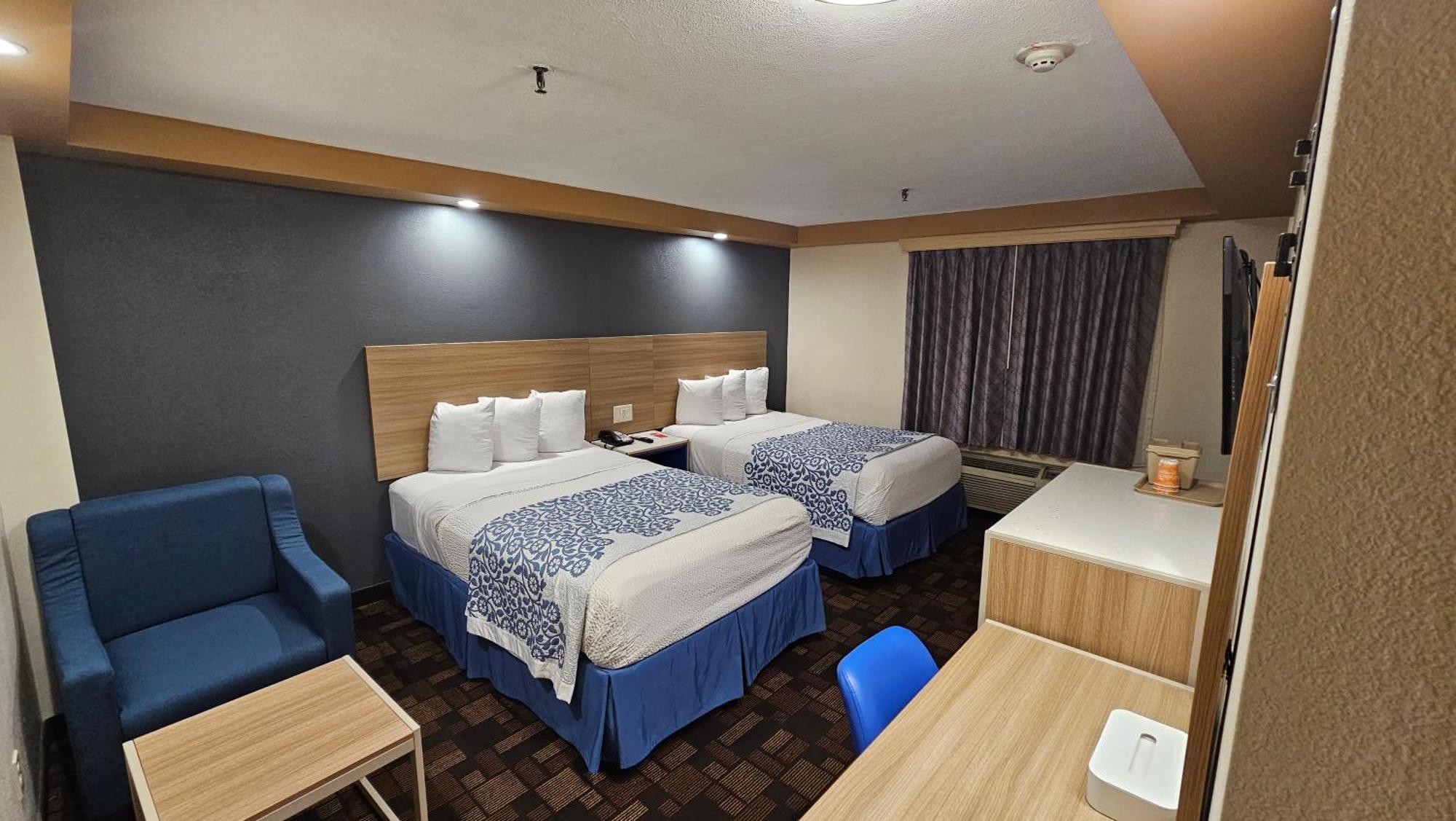 Econo Lodge Woodbridge Iselin Esterno foto